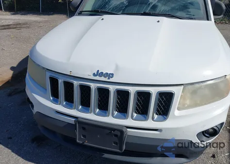 2013 Jeep Compass Sport z USA, uszkodzony, nr VIN 1C4NJCBA9DD244142